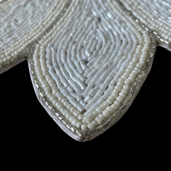 TAHARI HOME Glass Hand Beaded Charger Placemat 15in White Silver Floral NEW - Picture 9 of 14